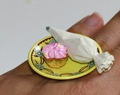 Kawaii Cute Japanese Ring - Cupcake with Whip Cream