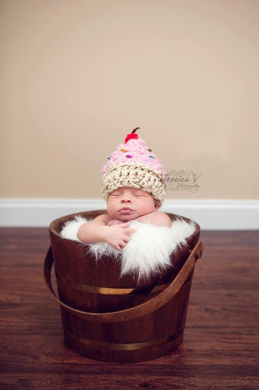 Crochet NEWBORN Sweet Cupcake Hat Photography Prop