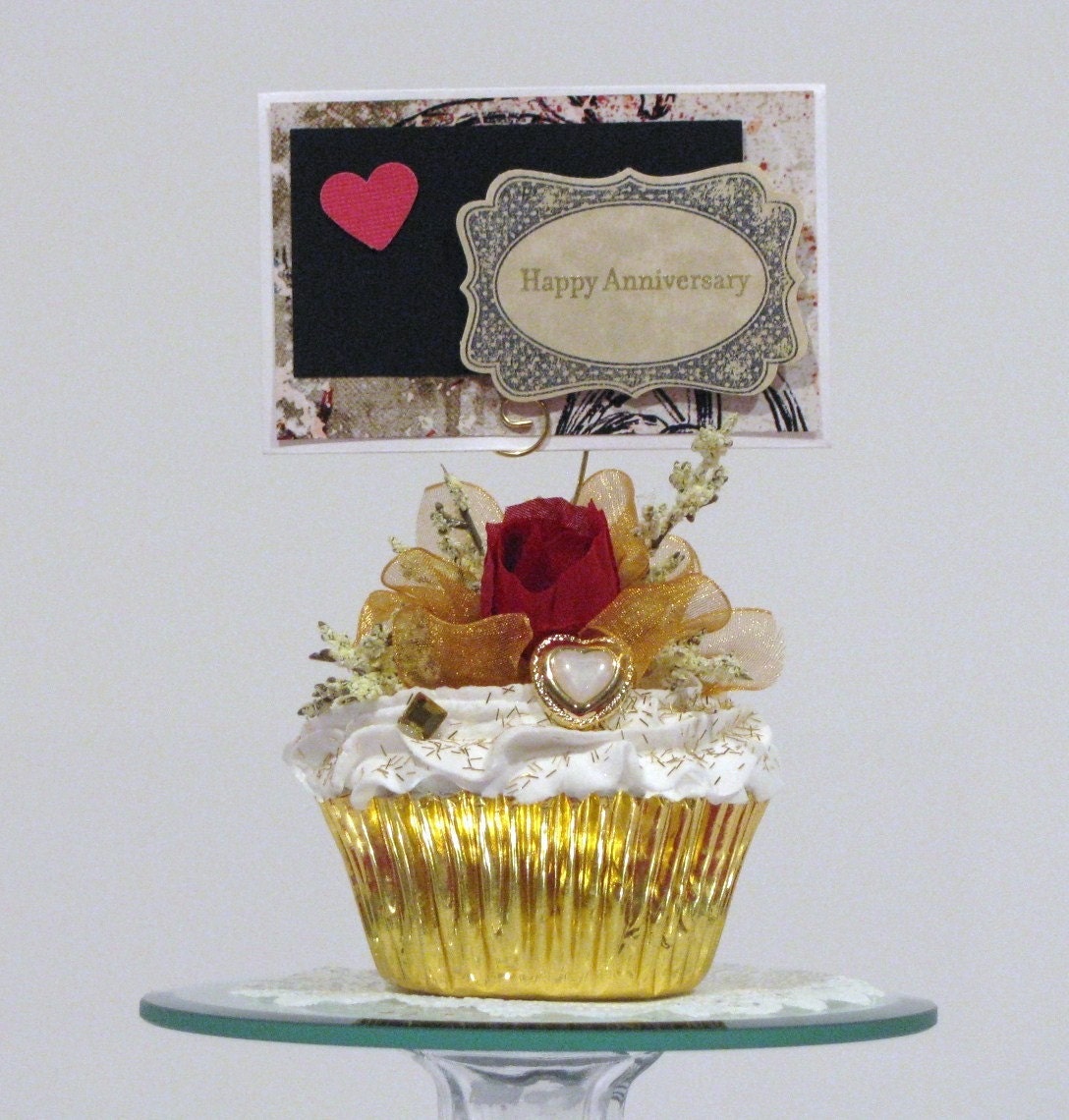 Fabulous Faux Cupcake- Free Coordinating Gift Card Holder Envelope with Purchase