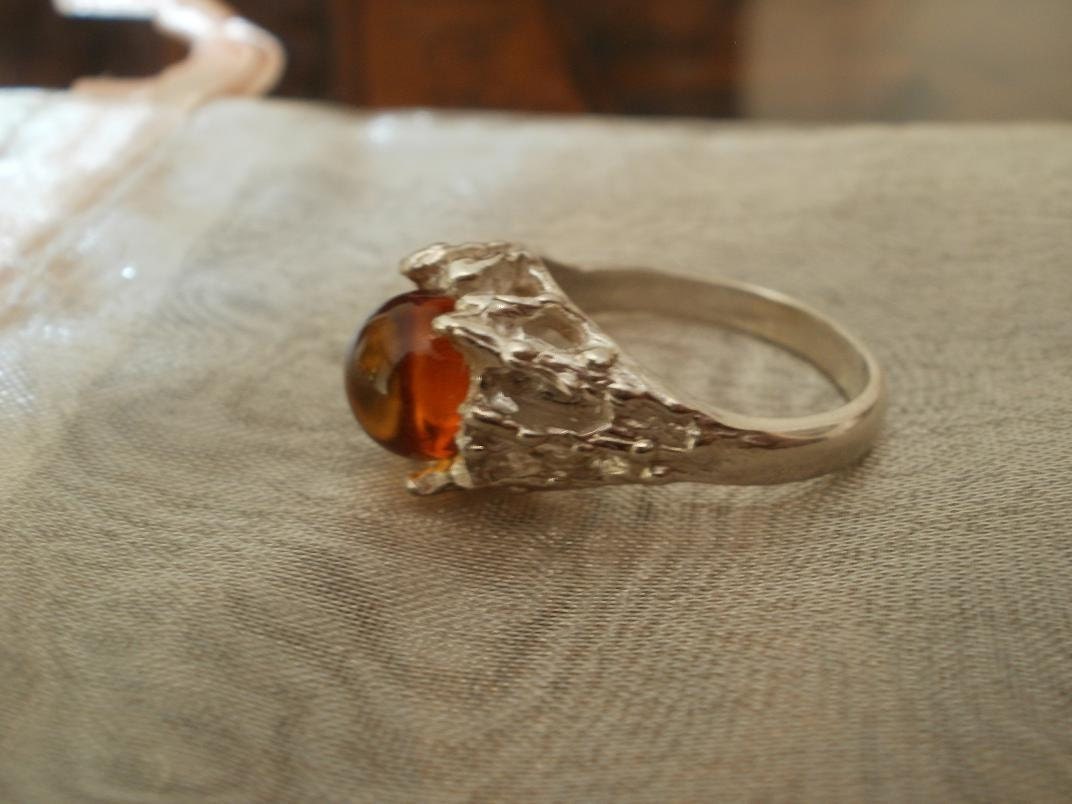 Amber Orb in Solid Silver Clutch Ring - size 6.5