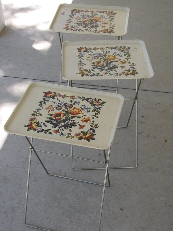 Vintage TV Trays with Stand Set of Four by