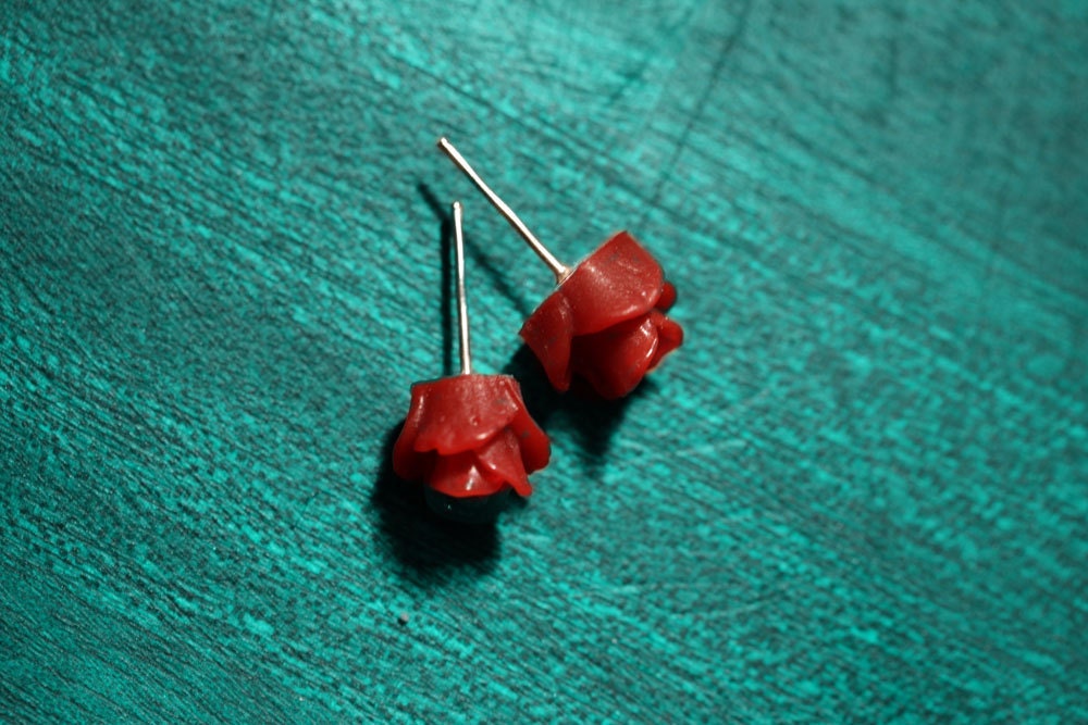 Red Rose Earrings . Cute . Adorable . Small earrings . Bright red . Valentine