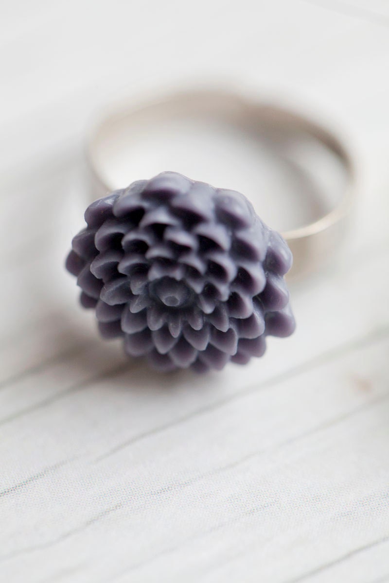 Flower Ring . Adjustable . Romantic . Spring colors . Mint . Lilac . Peach . Cream . Green