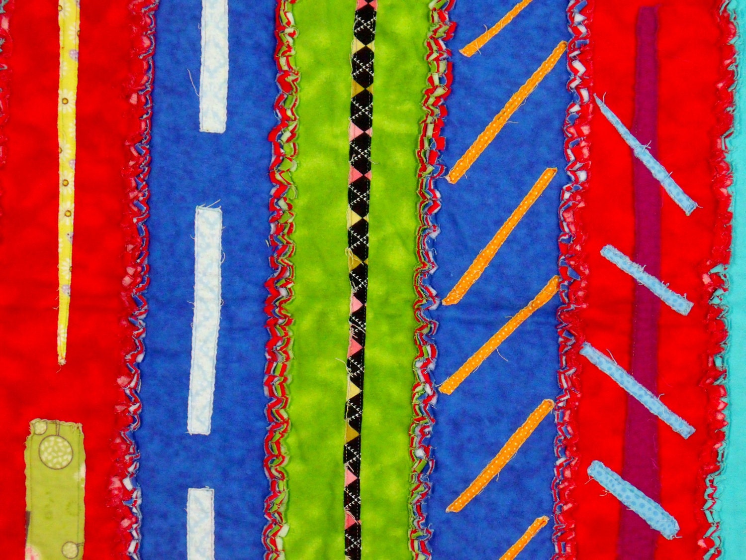 modern rag quilt, colorful small quilt, blue, aqua, green, red quilt
