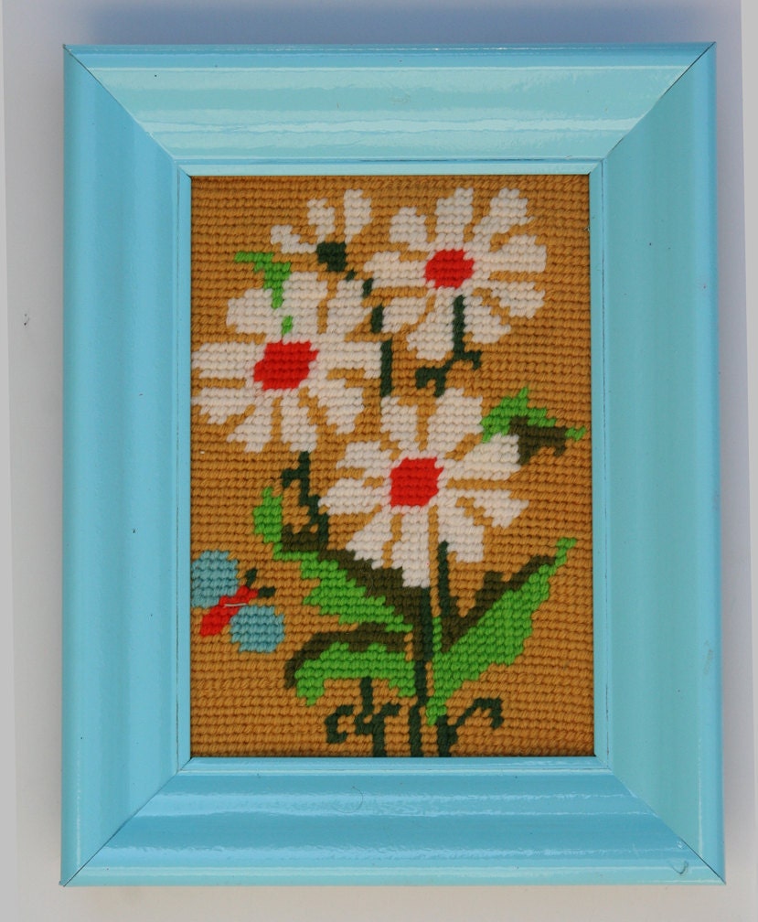 DAISIES, vintage yarn needlepoint framed