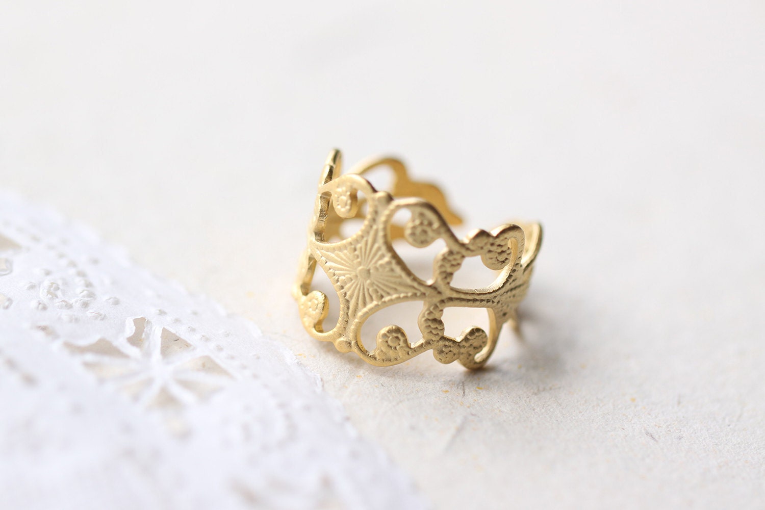 Victorian Deco Ring - gold adjustable crown band