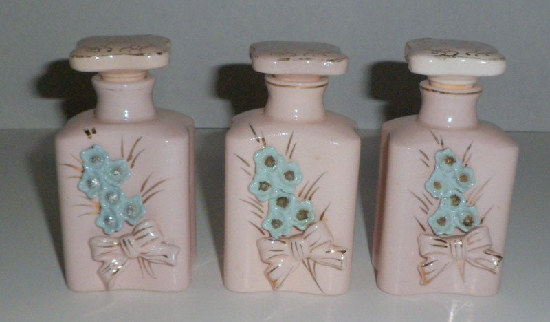 Moving Sale Reduced.  Vintage Pink Blue Vanity Dresser Jars Thames Japan 8 Piece