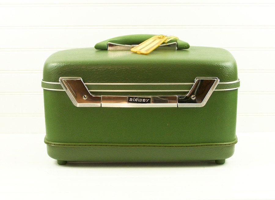 Vintage Olive Green Train Case Airway Makeup Case Overnight Case Luggage Suitcase