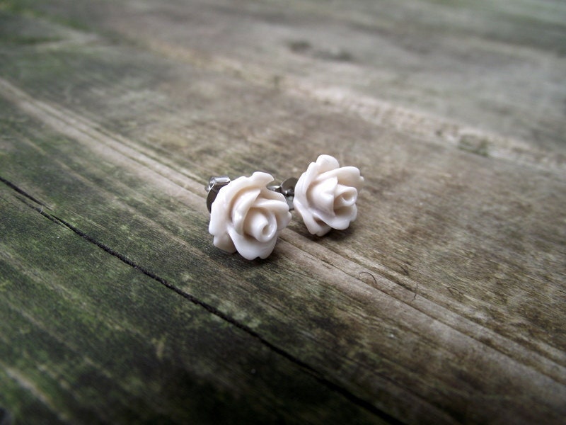 THE ROSETTE EARRINGS - Ivory