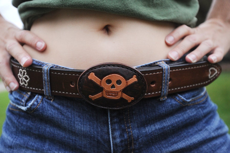 Jolly Roger skull and crossbones belt buckle, brown leather, hand tooled