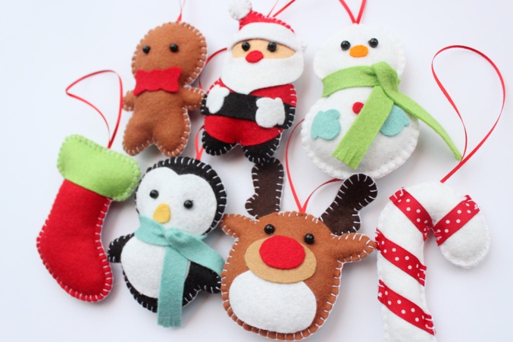 Set Felt Plush Christmas Ornaments - Santa Claus, Snowman, Gingerbread Man, Candy Cane and more - Merry Christmas Decor - Set of 7
