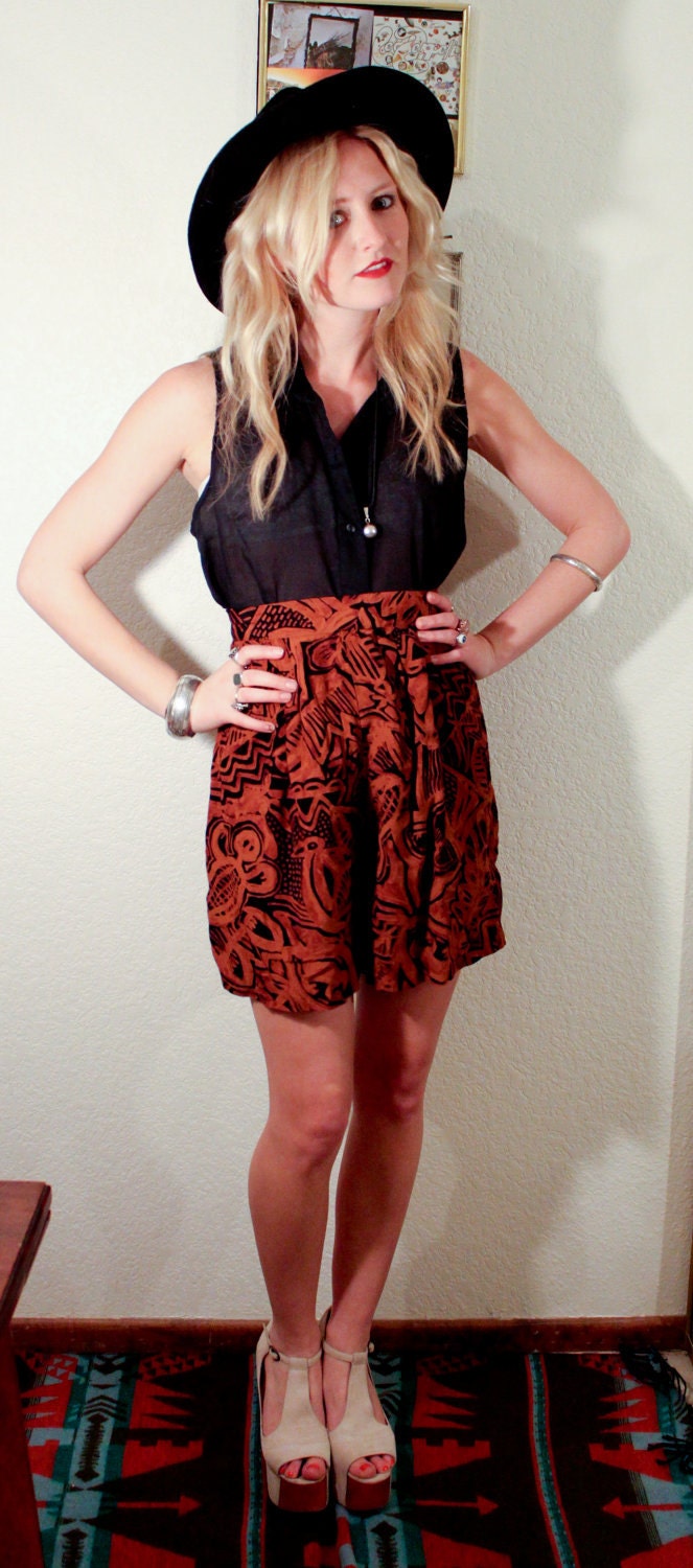 SALE - Vintage High Waisted JUNGLE Print SHORT xs