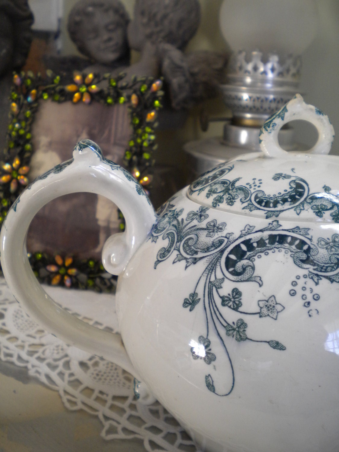Reduced price 25,00 euros instead of 40 A beautiful vintage french Saint Amant teapot,collection Byzantin.