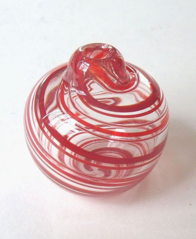 Mini Vase - red twisted stripe 1 : DISASTER RELIEF