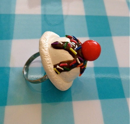 Chocolate Chip Cookie Ice Cream Sandwich/Ice Cream Scoop/Sundae/Sprinkles Ring