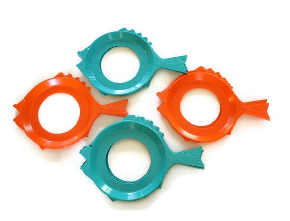8 Paper Plate Holders from Plate-Mate, Aqua and Orange Fish - FlumeStreet