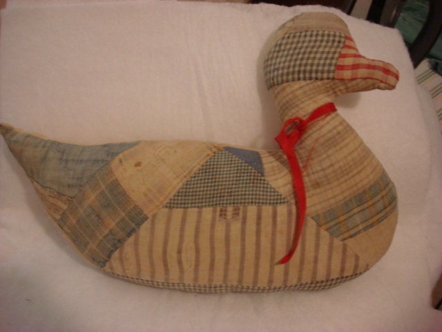 primitive grundgy vintage quilt duck