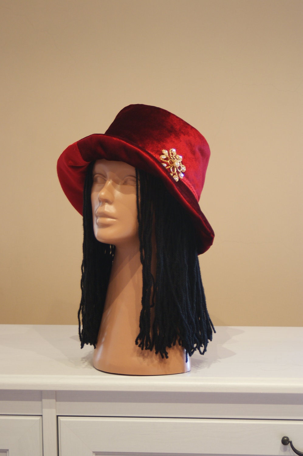 Red Velvet Hat With Artisan Handcrafted Gold Brooch/Fashionable Women Head Accessories