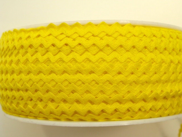 5 yds 11/64" Rick Rack in Lemon Yellow