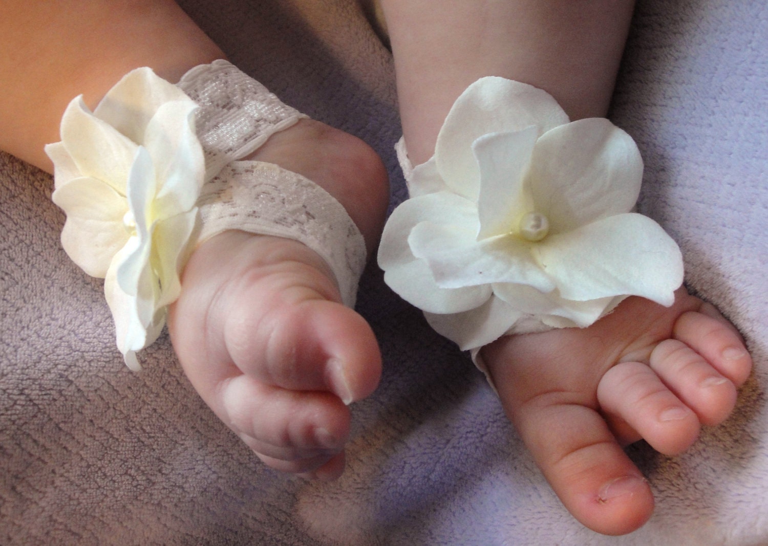 Baby Sandals, Baby Shoes, Barefoot Blossom (TM) Off-White Hydrangea