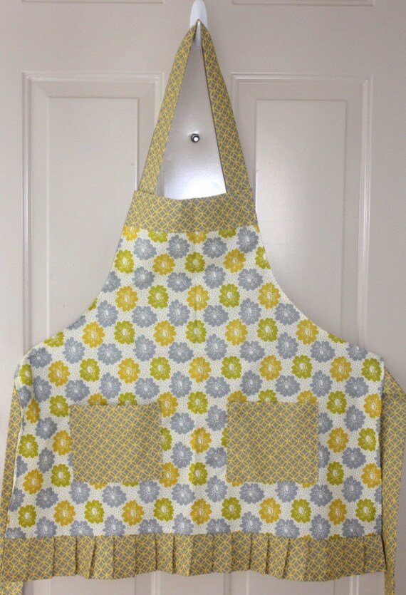 Gray and Yellow Pleated Women's Apron