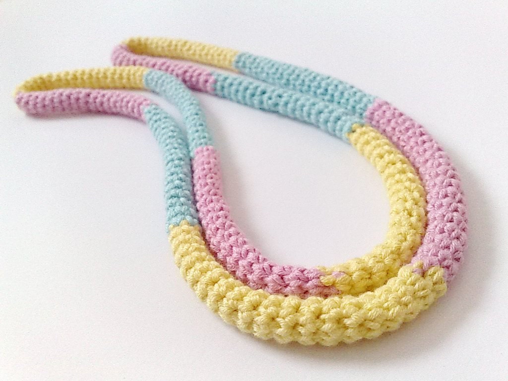 crochet necklace rope lariat pastel neon spring fashion yellow pink blue kawaii candy supersweet