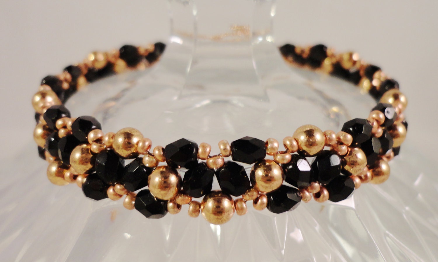 Beaded Flower Bracelet Woven in Copper And Black Glass 7 1/4 Inches