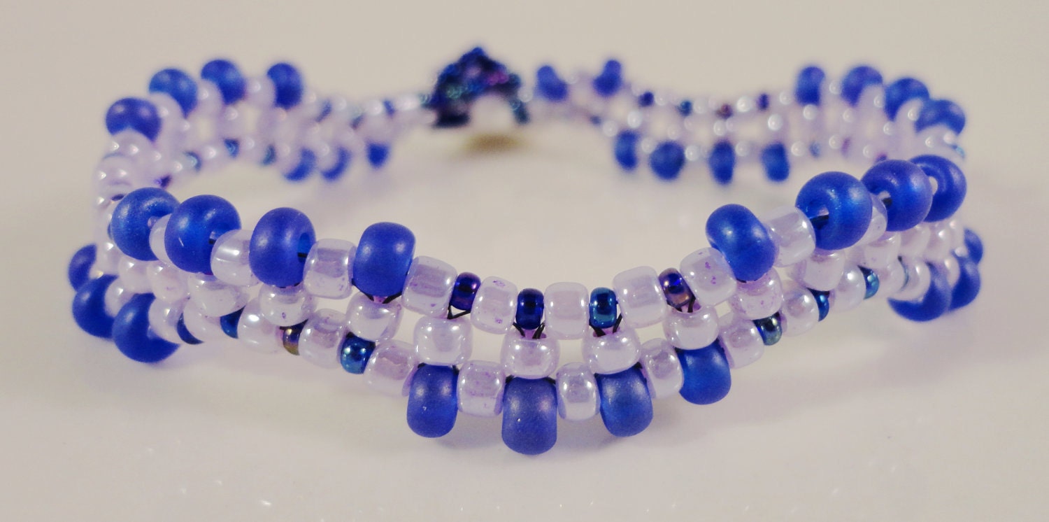 Seed Bead Bracelet Hand Woven In Blue 7 Inches