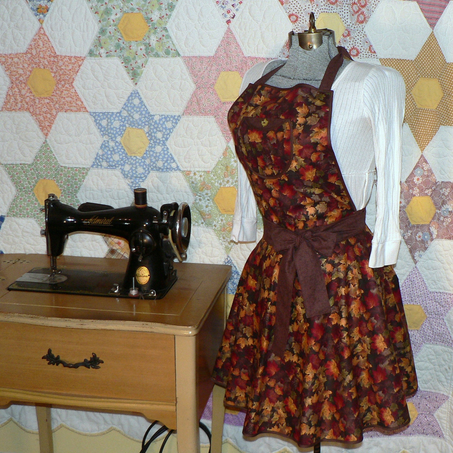 1950s Inspired Circle Skirt Apron - Maple Leaves