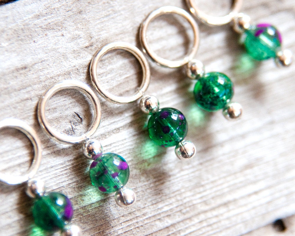 Snag Free Stitch Markers in Speckled Teal Green Sky Blue and Purple Glass, Round, Set of 5