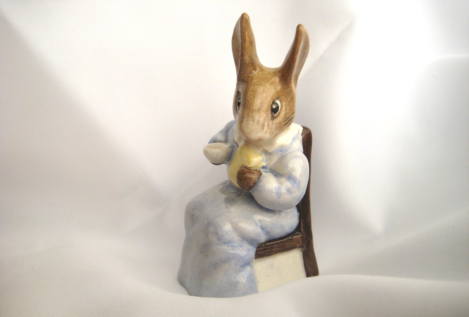 Royal Albert Beatrix Potter Figurine Cottontail England