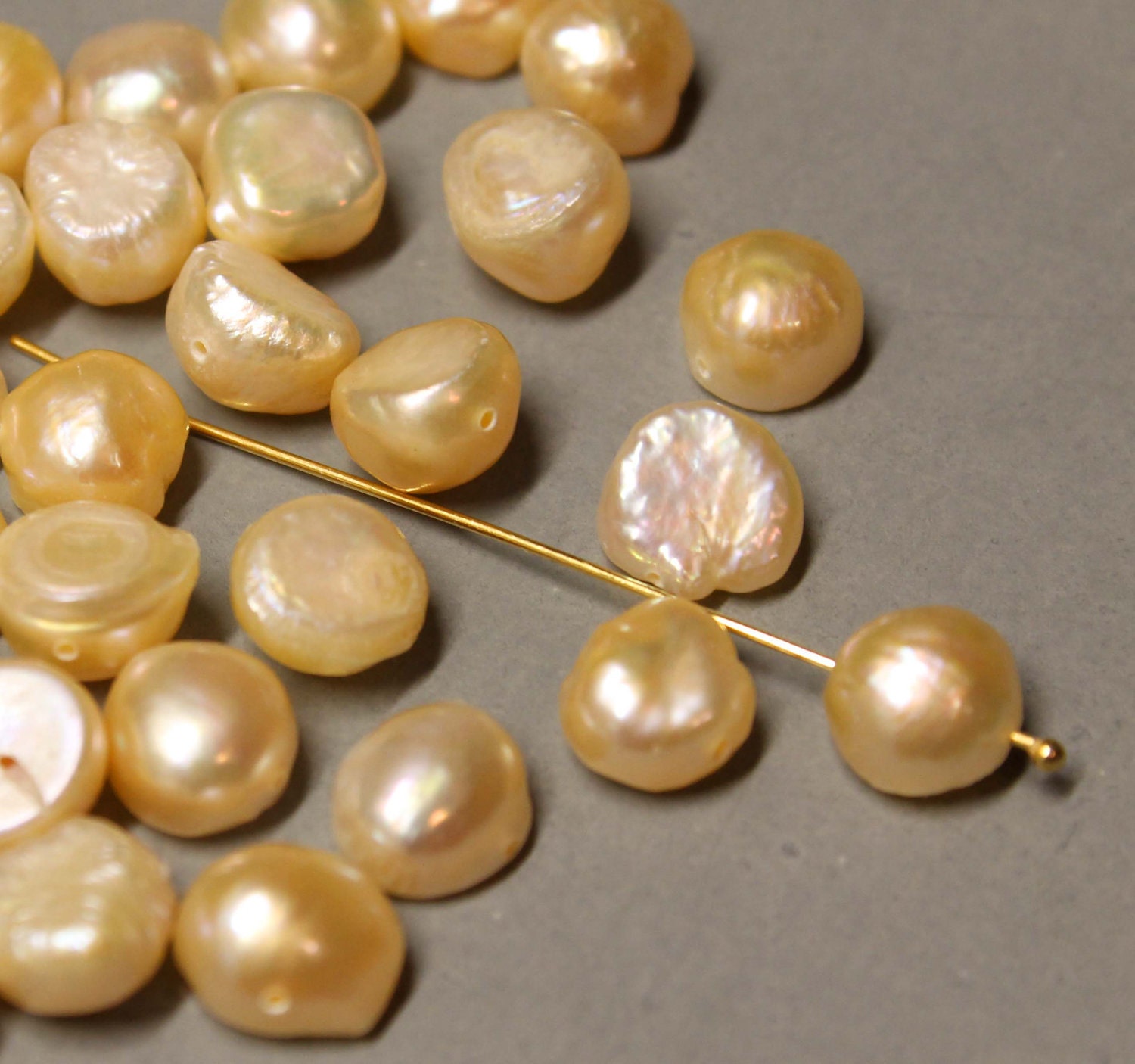CLEARANCE - FRESHWATER Pearls - 6.5x4mm - NUGGET- 20 Pieces - Light Peach - Ref 273