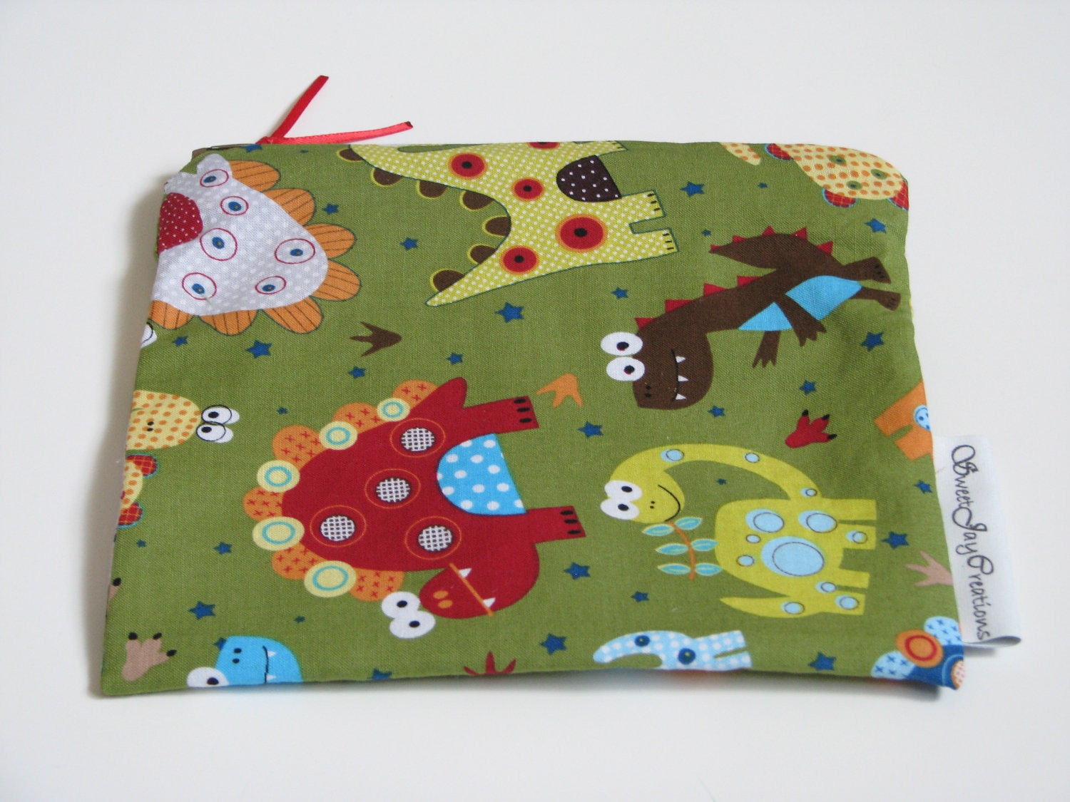 7" x 6.5" Zipper Reusable Snack or Sandwich Baggie lined with Nylon - Dinosaurs