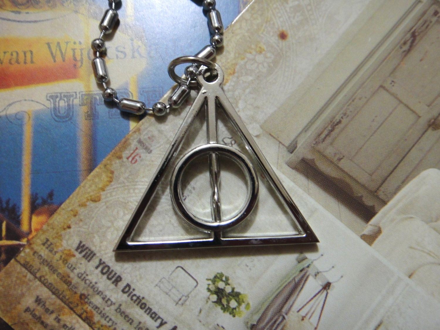Harry Potter necklace, Silver metal Deathly Hallows Symbol