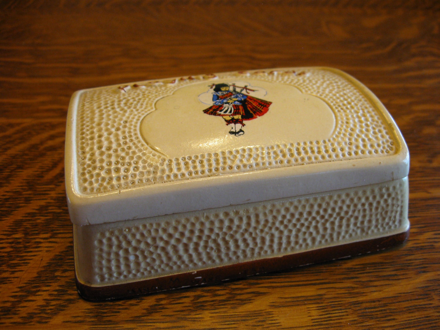 Vintage ceramic playing card holder