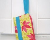 Floral Wristlet with zipper