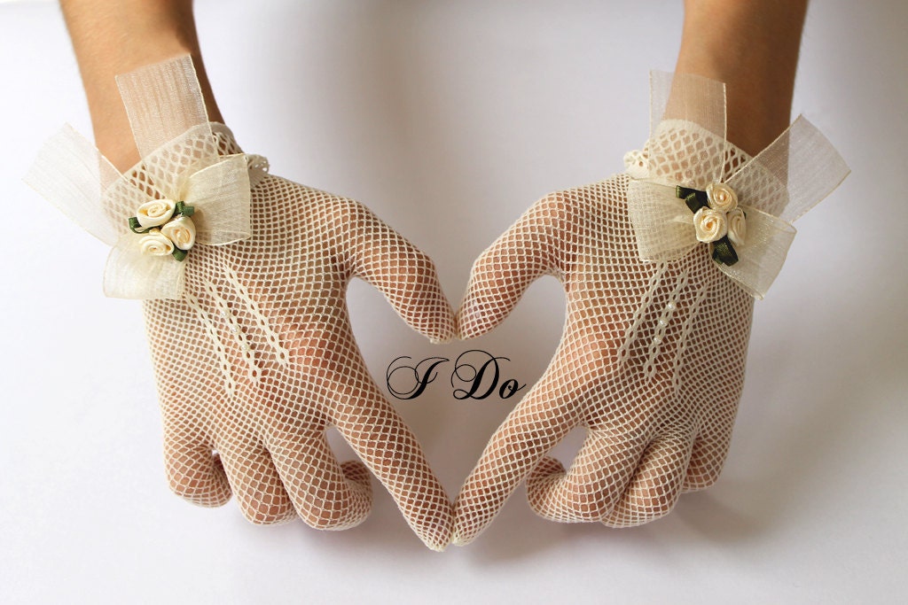 Ivory or White Lace Bridal Gloves, Bride Gloves, Bridal Mittens, Floral Wedding Lace Gloves, Vintage Bride Accessories - Victorian Grace