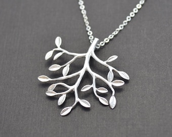 Matte Rhodium plated leafy branch pendants necklace.
