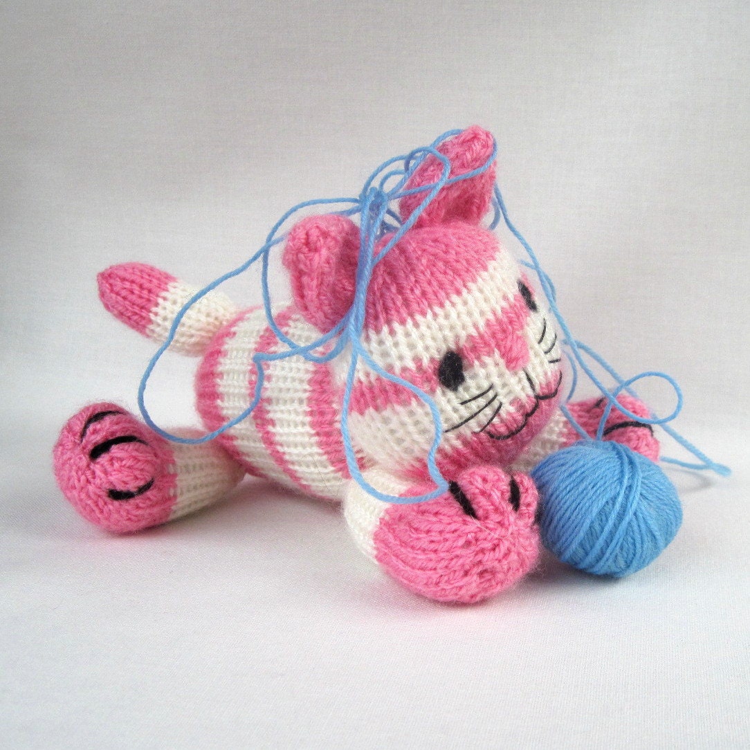 Cupcake the kitten - knitted toy cat - INSTANT DOWNLOAD - PDF email knitting pattern - ePattern