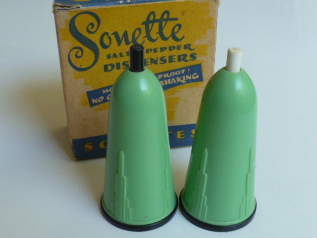 Sonette Salt and Pepper Dispensers great 1950's green with Original Box