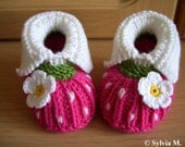 Knitted baby shoes for 0-6 months /9cm /3,5 inch - raspberry- new