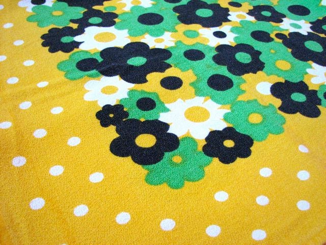 Vintage Linen Tablecloth - Retro Table Cloth - Vintage Linens - Groovy 1960s Home Decor