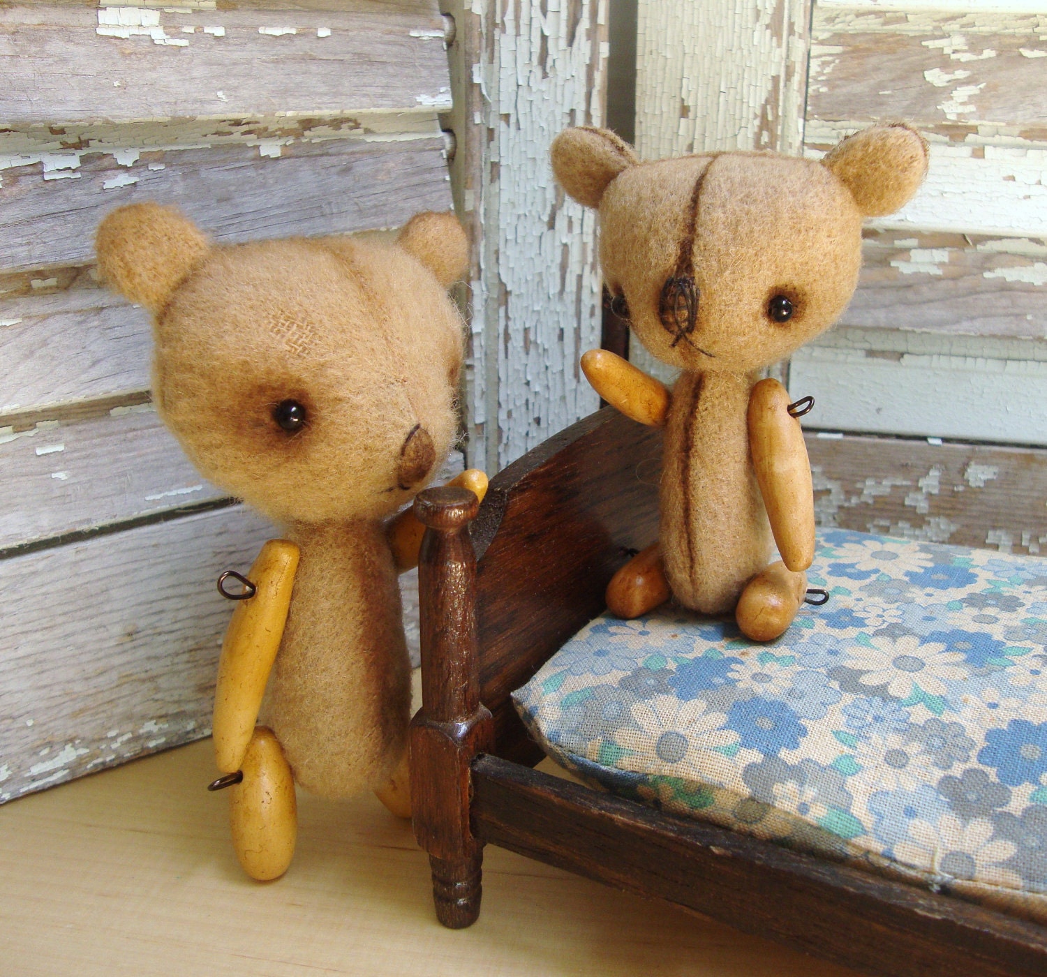 Artist Bear - 4 inch Dexter - Miniature Primitive Teddy Bear