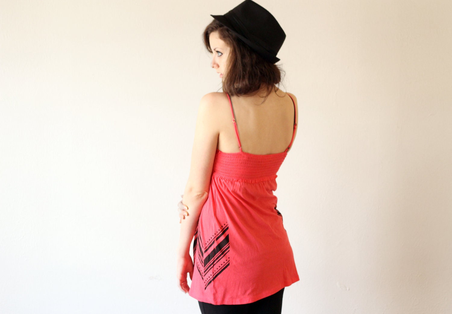 Chevron Screenprinted Tank // Salmon // Size MEDIUM // Geometric Design