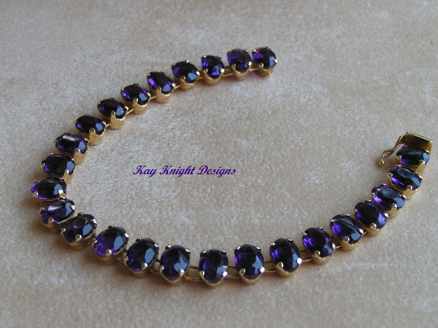 Amethyst and 18K yellow gold bracelet