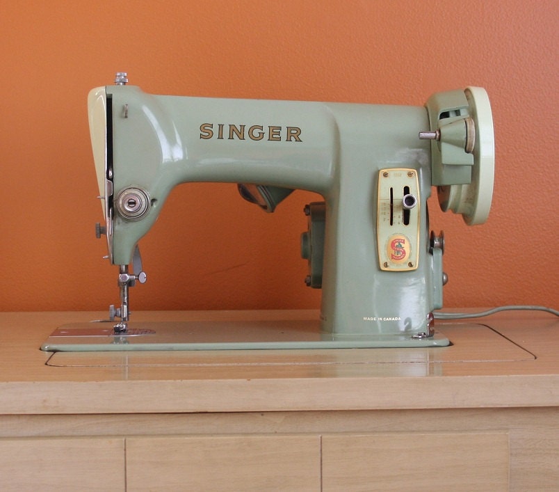 Vintage 1950s Singer Sewing Machine Rfj8 8 And By Riceandbell