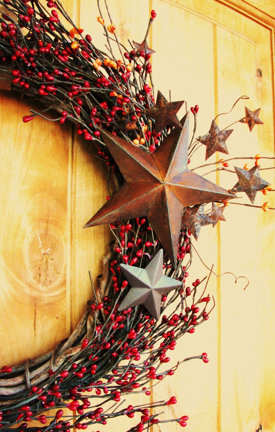 PRIMITIVE BARN RED with Splash of Rusty Orange-Star Berry Wreath-Outdoor Wreath-Scented Cinnamon Stix-Choose your Scent
