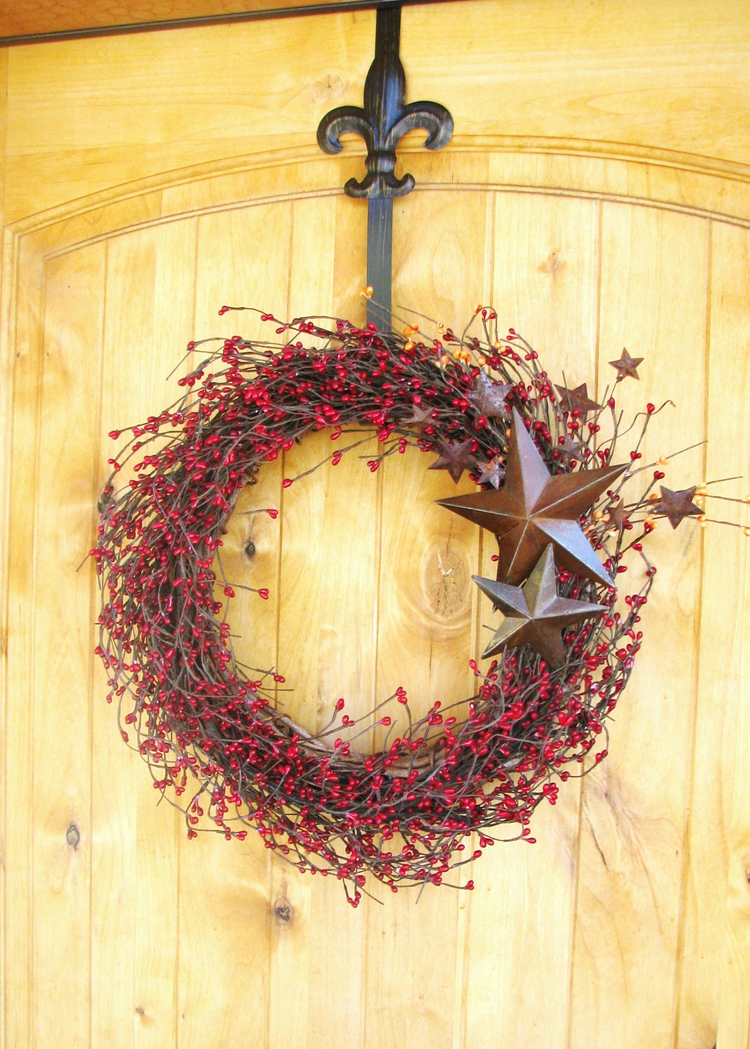 PRIMITIVE BARN RED with Splash of Rusty Orange-Star Berry Wreath-Outdoor Wreath-Scented Cinnamon Stix-Choose your Scent