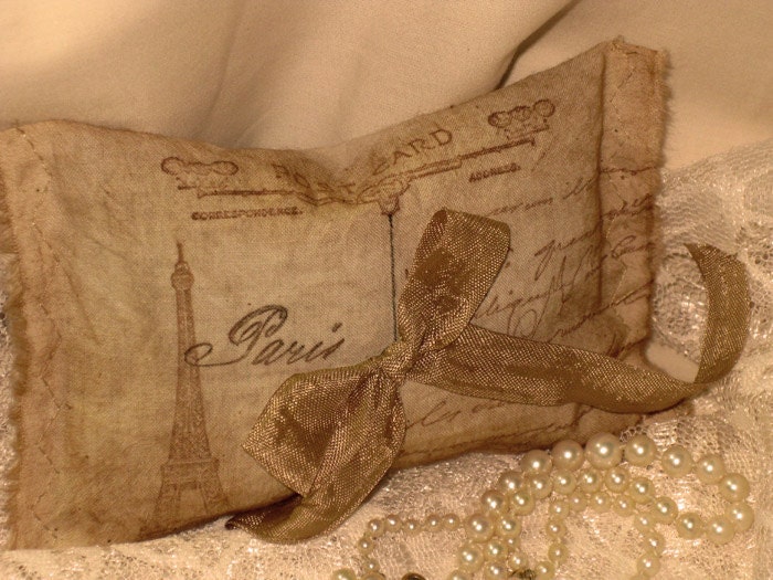 French Vintage Handmade 100% Organic Lavender Muslin Sachet Carte Postale From Paris  (Sachet012)