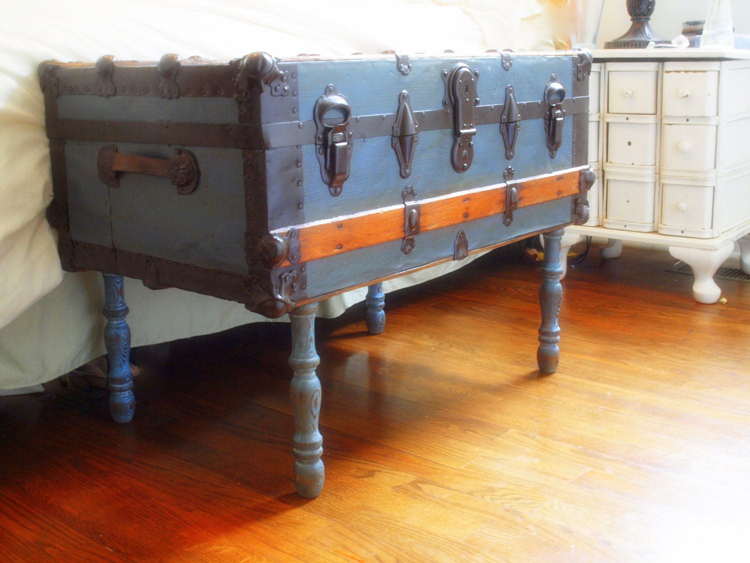 Antique trunk coffee bedside table re purposed Taylor Trunk Co. Kentucky blue wood color